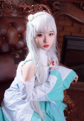 青雀成凰